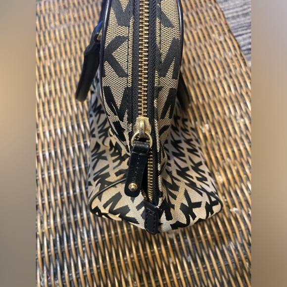 FIRE SALE 🔥🔥 Michael Kors MK Satchel Bowling Bag Tote Medium/Large Size - Picture 12 of 15